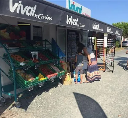 Camping Mobil De Gamme Ile D'oleron A 100m De L'ocean *